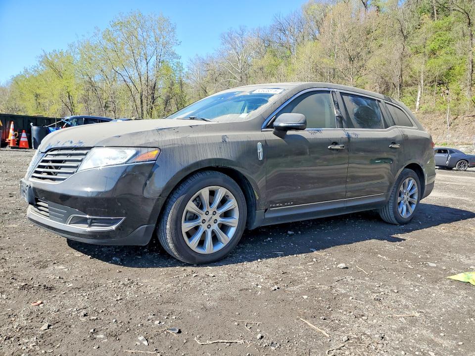 2019 Lincoln townhouse Mkt VIN 2LMHJ5AT0KBL01634 COPART salvage auction — MINOR DENT/SCRATCHES, NY - CERTIFICATE OF TITLE, sold $1,700 on 2026-07-28 (photo 1)