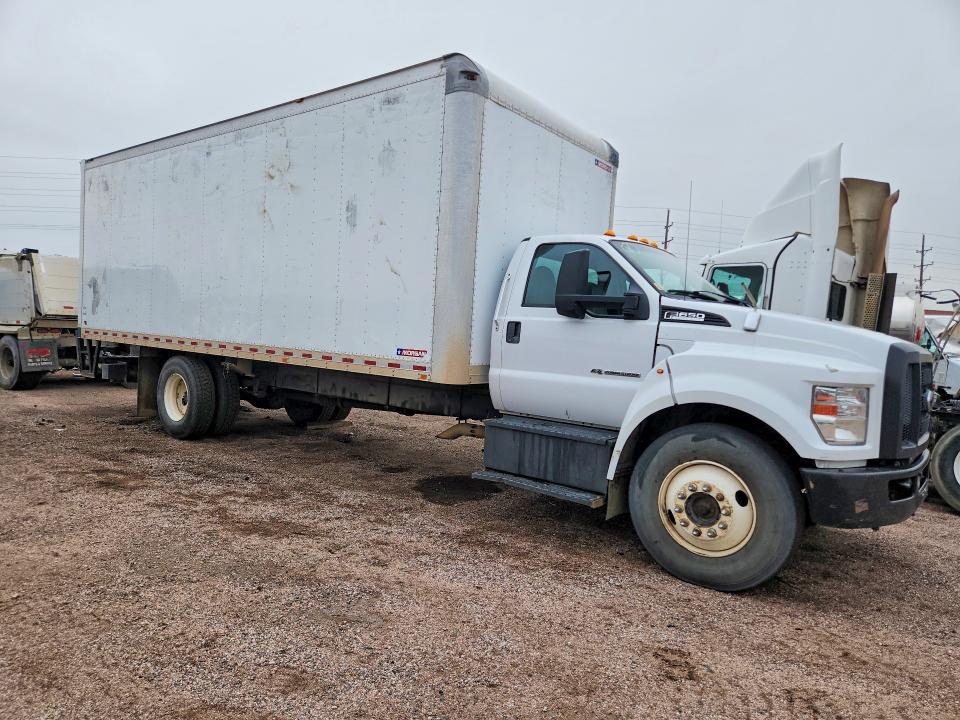 2018 Ford VIN 1FDNF6DC2JDF03109 COPART salvage auction — MINOR DENT/SCRATCHES, Co - Dis/Dlr/Exp Only Clean Title, sold $11,200 on 2026-07-29 (photo 4)