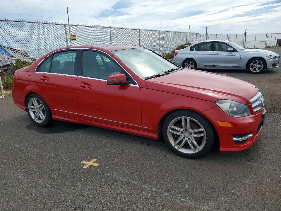 2013 Mercedes-benz C-klasse VIN WDDGF4HB5DA781047 COPART salvage auction — WATER/FLOOD, Hi - Certificate Of Salvage, sold $2 on 2026-07-27 (photo 4)