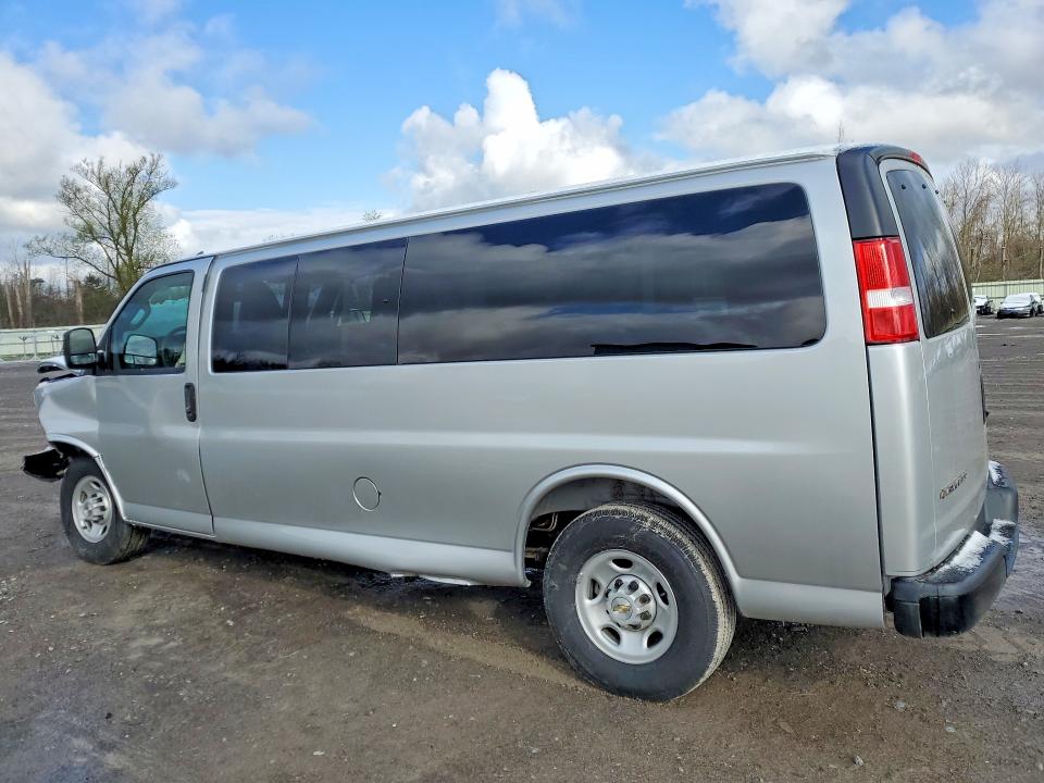 2025 Chevrolet Express VIN 1GAZGNFP1S1262331 COPART salvage auction — FRONT END, Dc - Government Salvage (P), sold $12,100 on 2026-07-27 (photo 2)