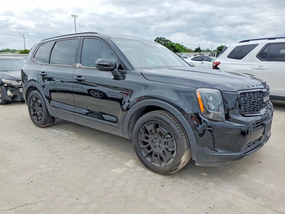 2022 Kia Telluride VIN 5XYP3DHCXNG224082 COPART salvage auction — SIDE, Tx - Salvage Vehicle Title, sold $5,600 on 2026-07-23 (photo 4)