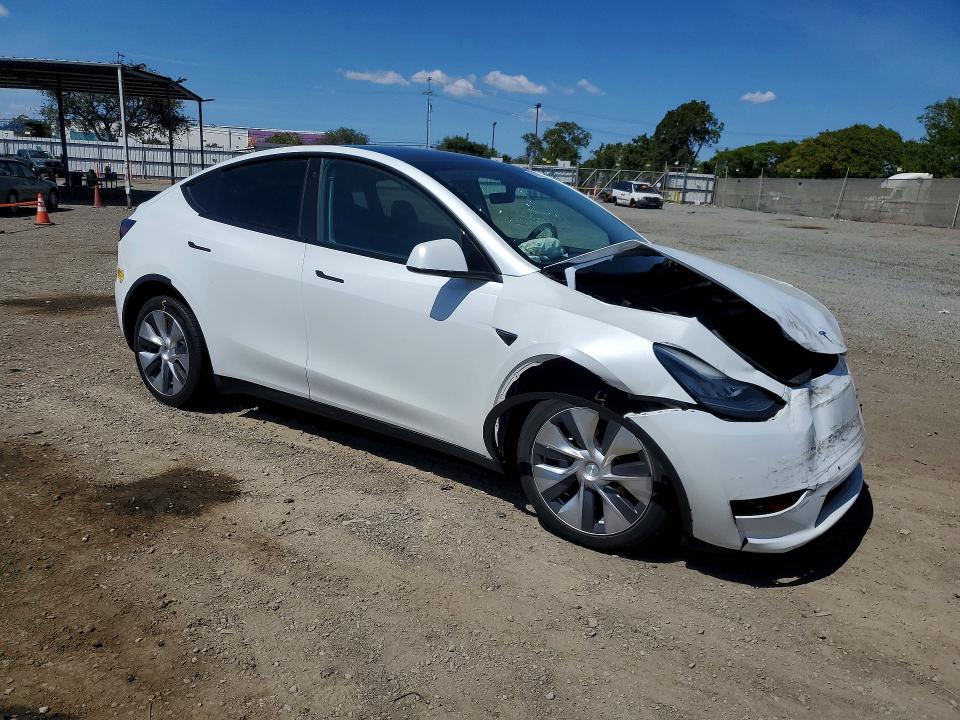2022 Tesla Model y VIN 7SAYGDEE1NF363462 COPART salvage auction — FRONT END, Salvage Title, sold $125 on 2026-07-21 (photo 4)