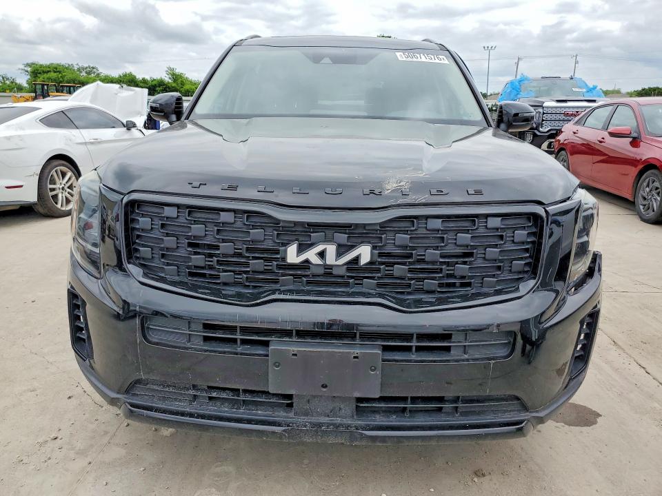 2022 Kia Telluride VIN 5XYP3DHCXNG224082 COPART salvage auction — SIDE, Tx - Salvage Vehicle Title, sold $5,600 on 2026-07-23 (photo 5)