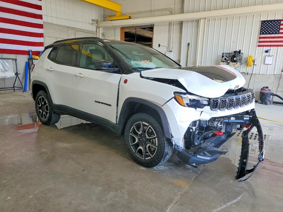2025 Jeep Compass VIN 3C4NJDDN0ST559196 COPART salvage auction — FRONT END, KY - CERT OF TITLE-SALVAGE, sold $2,700 on 2026-07-02 (photo 4)