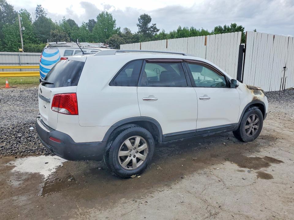 2011 Kia Sorento VIN 5XYKT3A11BG164203 COPART salvage auction — ENGINE BURN, Tn - Non-Repairable Certificate, sold $200 on 2026-07-02 (photo 3)