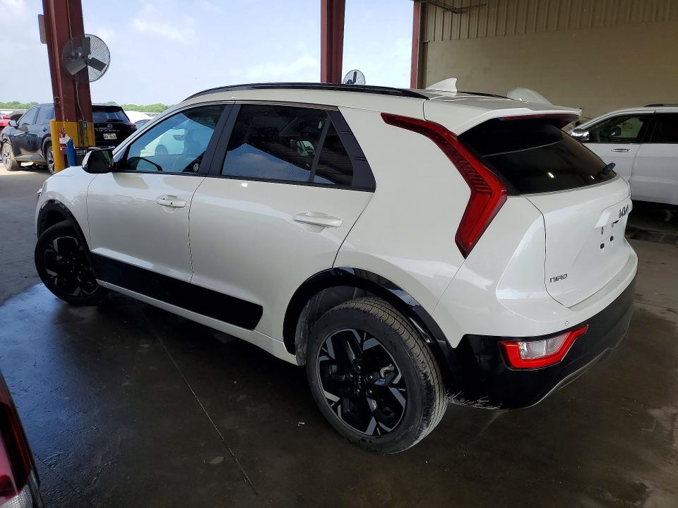 2024 Kia Niro VIN KNDCR3L16R5109202 COPART salvage auction — MINOR DENT/SCRATCHES, Fl - Certificate Of Destruction, sold $10,400 on 2026-07-06 (photo 2)