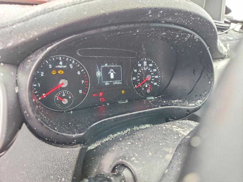 2017 Kia Sorento VIN 5XYPGDA3XHG267839 COPART salvage auction — ROLLOVER, Or - Salvage Title Certificate, sold $1,050 on 2026-07-27 (photo 9)