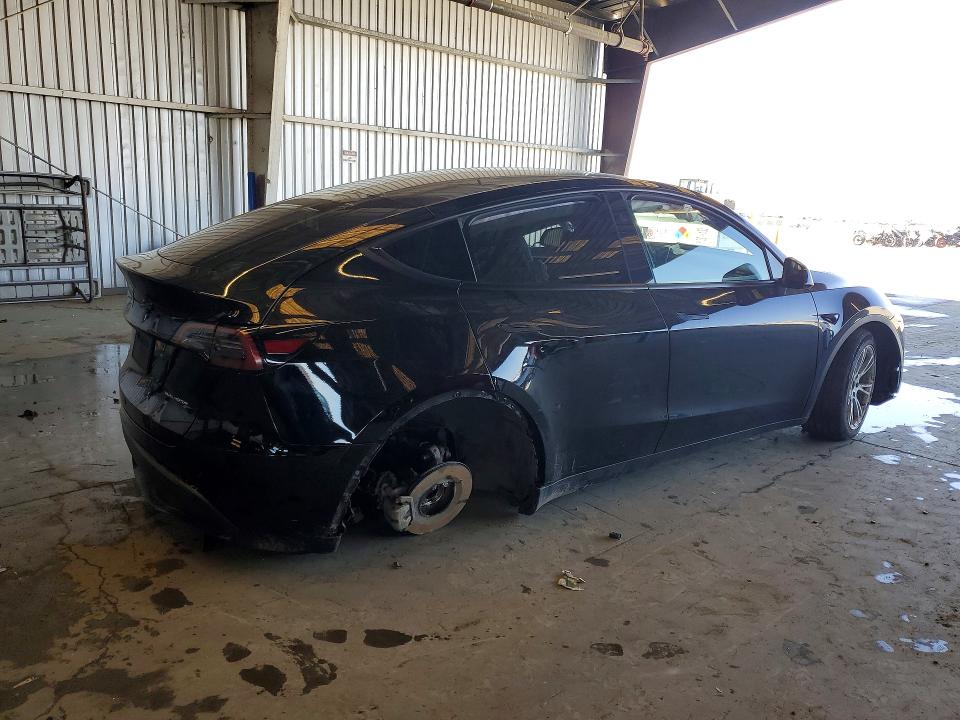 2023 Tesla Model y VIN 7SAYGAEE9PF901486 COPART salvage auction — REAR END, Salvage Title, sold $8,200 on 2026-07-13 (photo 3)