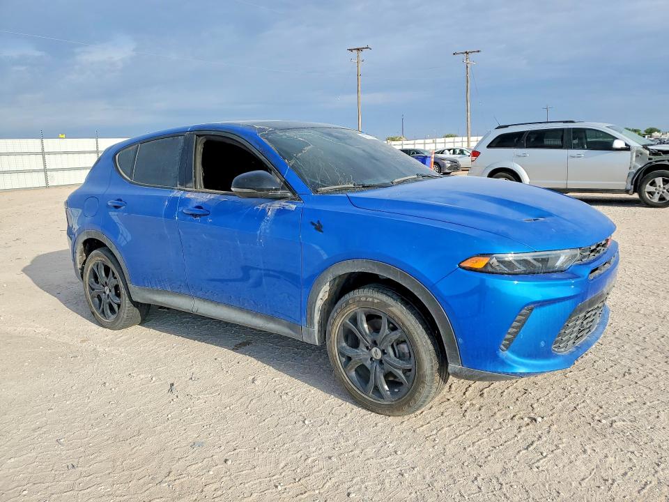 2023 Dodge Hornet VIN ZACNDFBN9P3A07692 COPART salvage auction — Burn Interior, TX - SALVAGE VEHICLE TITLE (P), sold $2,600 on 2026-08-12 (photo 4)