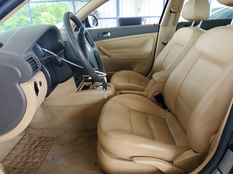 2004 Volkswagen Passat VIN WVWVD63B04E265679 COPART salvage auction — ROLLOVER, GA - CERT OF TITLE-SALVAGE, sold $300 on 2026-07-16 (photo 7)