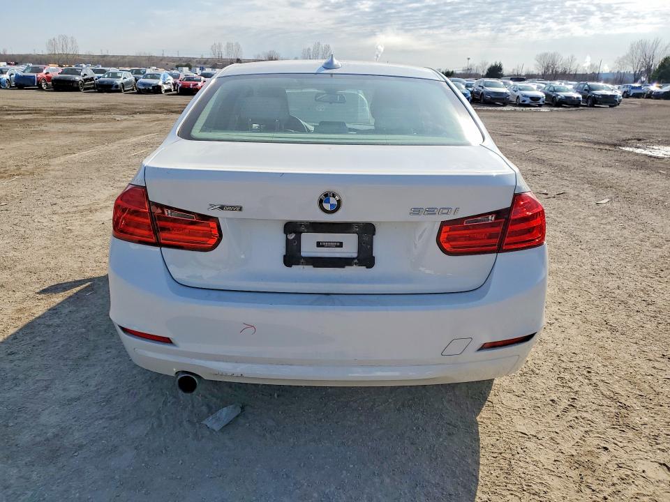 2014 BMW 3er VIN WBA3C3C50EK200091 COPART salvage auction — FRONT END, ON - PERMIT NO BRAND - UNFIT, sold $4,200 on 2026-07-07 (photo 6)