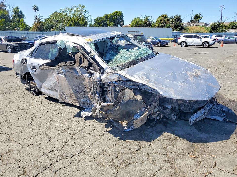 2019 Audi A4 VIN WAUGMAF49KN016526 COPART salvage auction — ROLLOVER, Ca - Salvage Certificate, sold $175 on 2026-07-24 (photo 4)