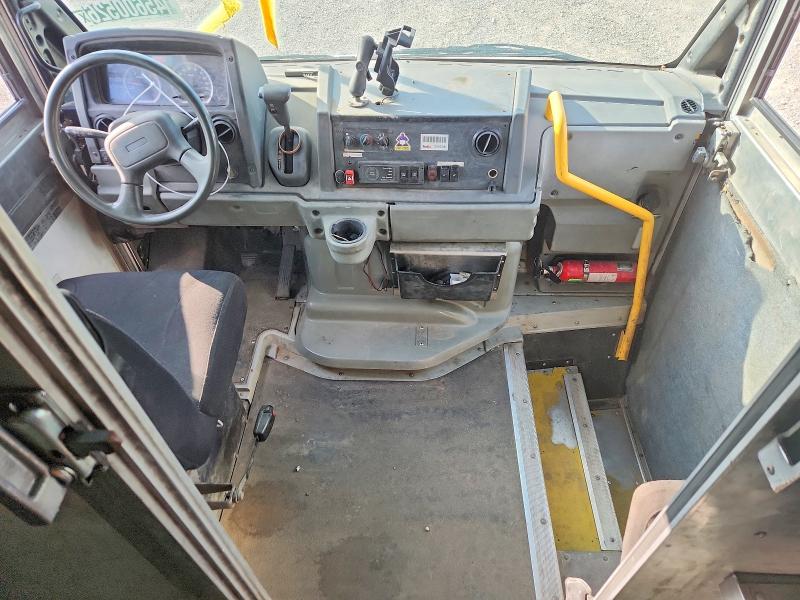 2016 Isuzu Reach VIN JALB4T173G7W00330 COPART salvage auction — MECHANICAL, Ok - Certificate Of Title, sold $2,950 on 2026-07-30 (photo 8)