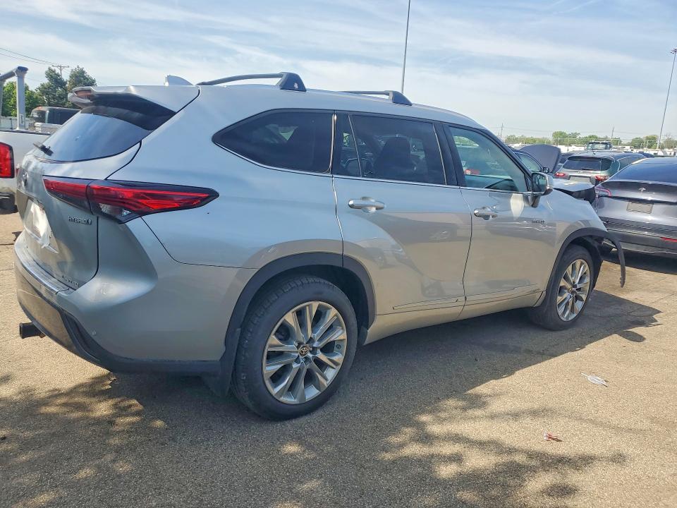 2020 Toyota VIN 5TDDBRCH1LS003394 COPART salvage auction — FRONT END, Salvage Title, sold $1,300 on 2026-07-29 (photo 3)