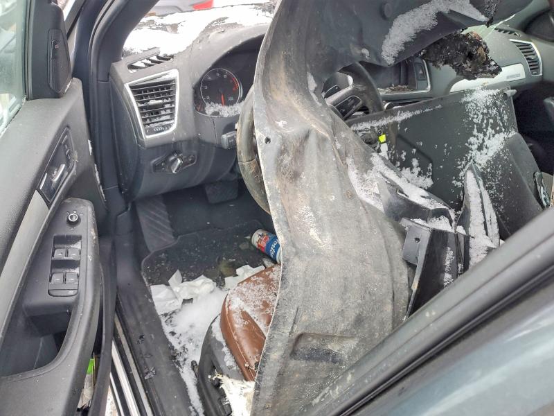 2012 Audi Q5 VIN WA1MKCFP2CA006165 COPART salvage auction — Burn Engine, On - Permit Irrepairable, sold $125 on 2026-07-23 (photo 8)