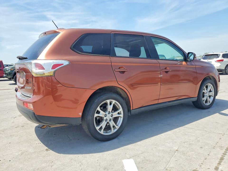 2014 Mitsubishi Outlander VIN JA4AD3A33EZ002521 COPART salvage auction — MINOR DENT/SCRATCHES, Tn - Certificate Of Title (P), sold $925 on 2026-07-06 (photo 3)