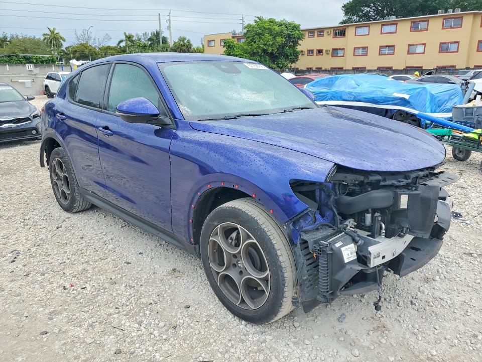 2023 Alfa romeo Stelvio VIN ZASPAJAN4P7D50509 COPART salvage auction — FRONT END, Fl - Cert Of Title Slvg Rebuildable, sold $6,600 on 2026-07-21 (photo 4)