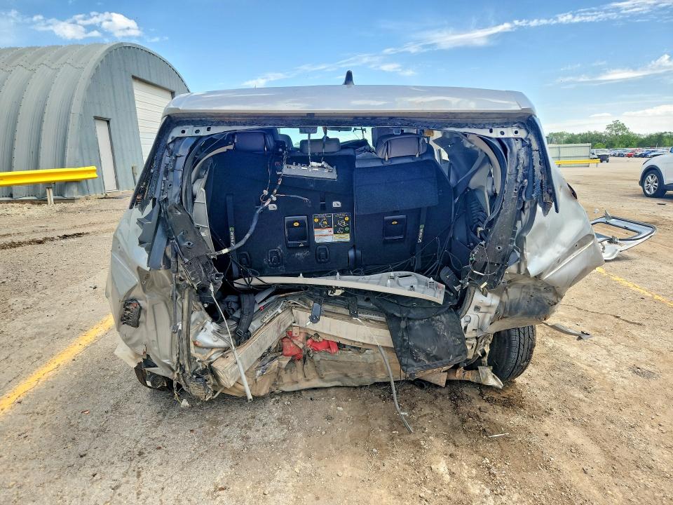 2024 Toyota Sienna VIN 5TDKSKFC3RS140361 COPART salvage auction — ALL OVER, Ok - Certificate Of Title (P), sold $1,750 on 2026-07-27 (photo 6)