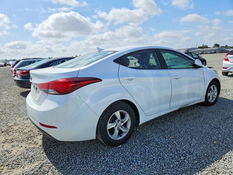 2015 Hyundai Elantra VIN 5NPDH4AE5FH573404 COPART salvage auction — MINOR DENT/SCRATCHES, CA - DIS/DLR/EXP ONLY CLEAN TITLE, sold $1,650 on 2026-07-29 (photo 3)