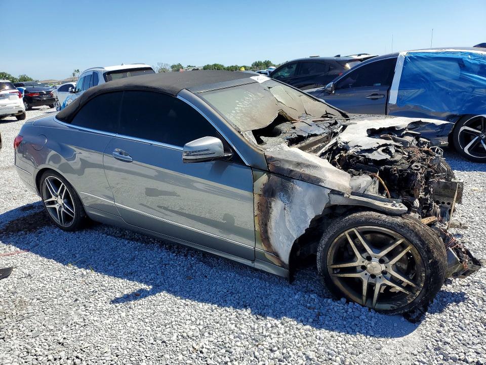 2014 Mercedes-benz E-class VIN WDDKK5KF7EF272508 COPART salvage auction — Burn Engine, Fl - Cert Of Title Slvg Rebuildable, sold $375 on 2026-07-10 (photo 4)