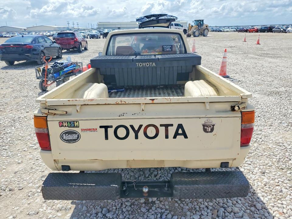 1984 Toyota Pickup VIN JT4RN55R9E0046284 COPART salvage auction — BURN, Tx - Certificate Of Title, sold $1,550 on 2026-07-16 (photo 6)