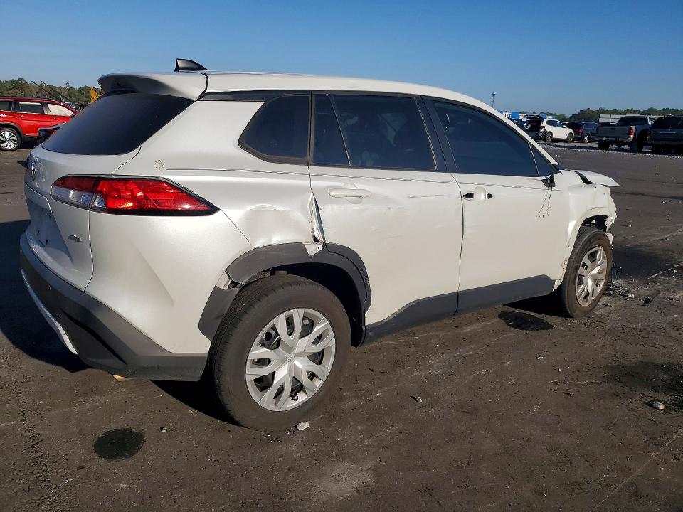 2022 Toyota Corolla cross VIN 7MUAAABG8NV007158 COPART salvage auction — FRONT END, Salvage Title, sold $5,000 on 2026-07-22 (photo 3)
