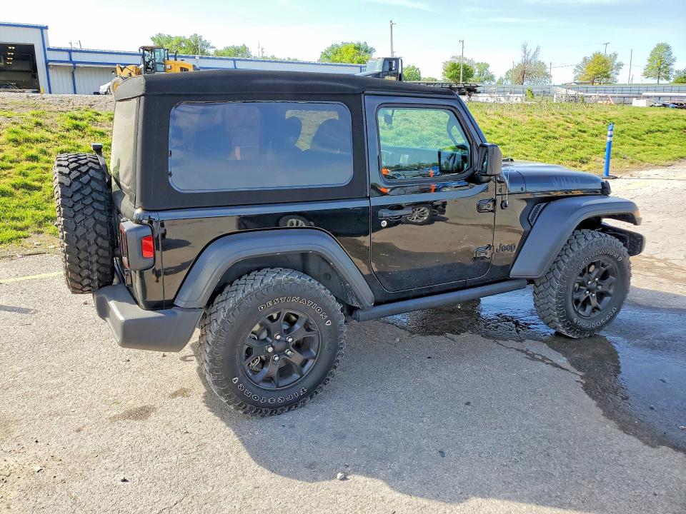 2021 Jeep Wrangler / VIN 1C4GJXAN3MW756584 COPART salvage auction — MINOR DENT/SCRATCHES, MO - CERTIFICATE OF TITLE, sold $17,300 on 2026-07-09 (photo 3)