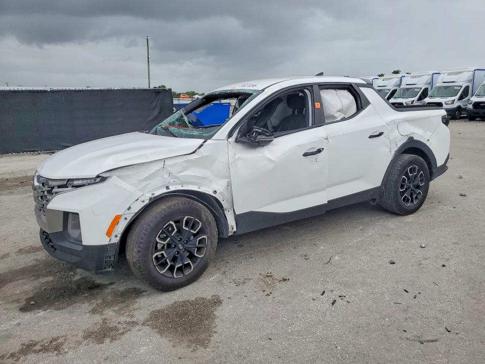 2024 Hyundai Santa cruz VIN 5NTJB4AE3RH088513 COPART salvage auction — SIDE, Fl - Certificate Of Destruction, sold $3,800 on 2026-07-15 (photo 1)