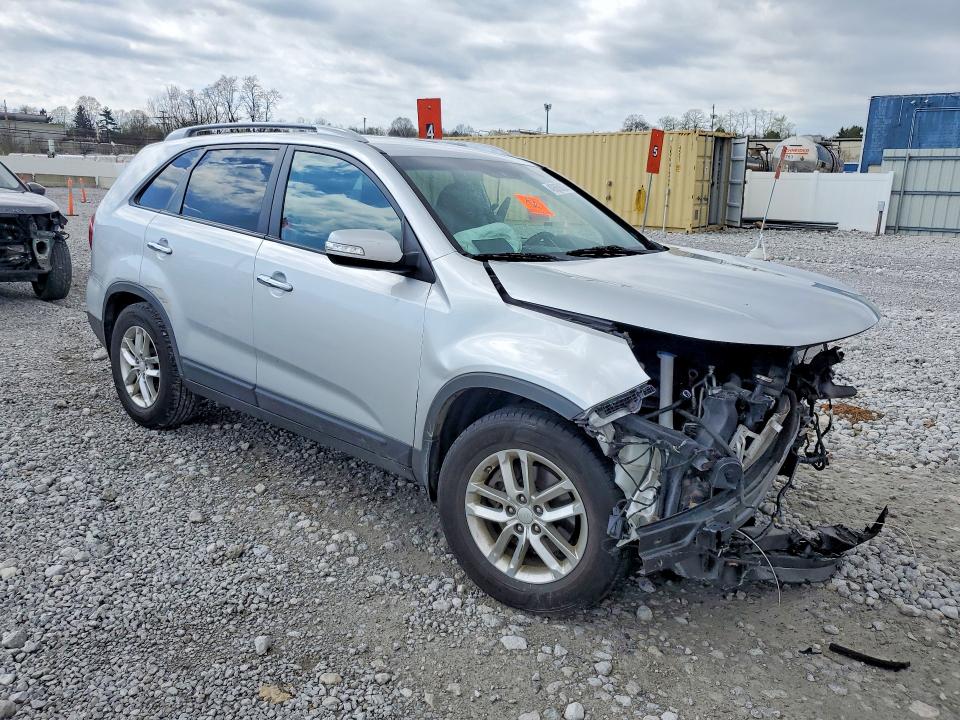 2014 Kia Sorento VIN 5XYKT4A68EG521933 COPART salvage auction — FRONT END, Salvage Title, sold $450 on 2026-07-10 (photo 4)