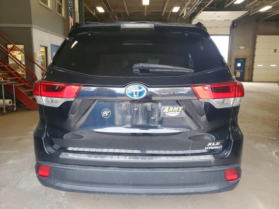 2019 Toyota VIN 5TDJGRFH8KS068273 COPART salvage auction — SIDE, Mn - Cert Of Title-Salvage, sold $7,500 on 2026-07-07 (photo 6)