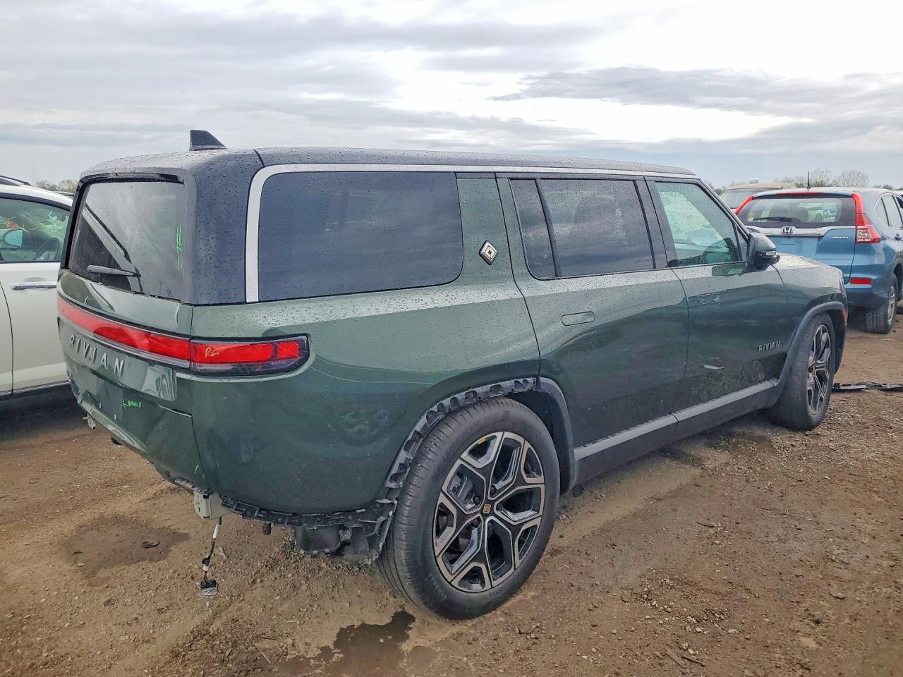2025 Rivian R1s VIN 7PDSGBBA6SN057582 COPART salvage auction — Rear End, IL - SALVAGE CERTIFICATE, sold $21,300 on 2026-05-21 (photo 3)