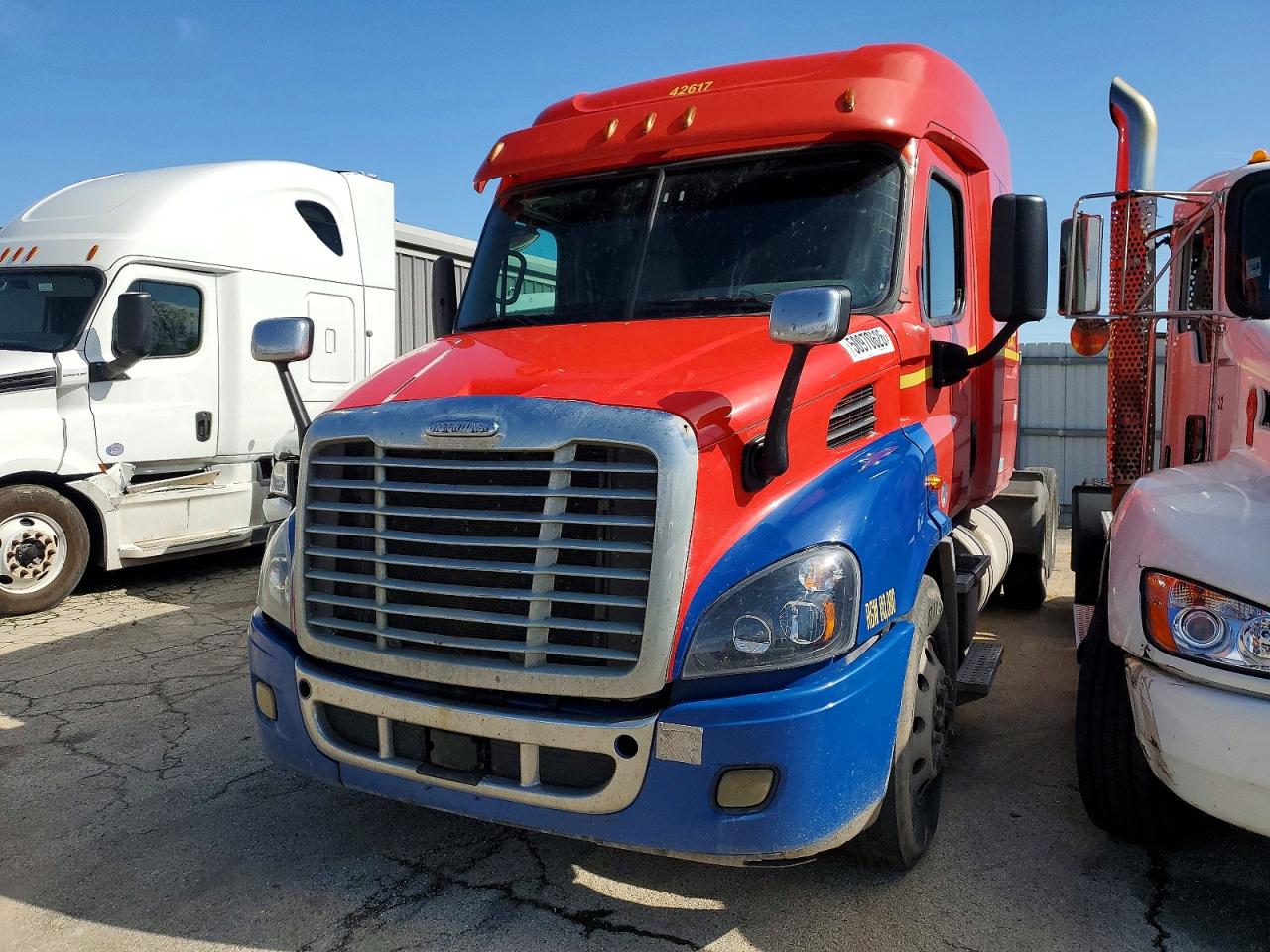 2017 Freightliner Cascadia 113 VIN 1FUJGHDV0HLHL2171 COPART salvage auction — Minor Dent/Scratches, IL - CERTIFICATE OF TITLE, sold $28,500 on 2026-07-10 (photo 2)