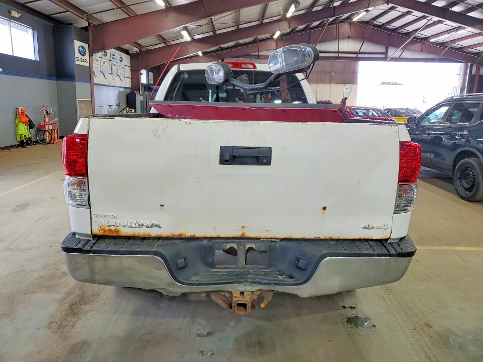 2012 Toyota Tundra VIN 5TFUY5F11CX253363 COPART salvage auction — MINOR DENT/SCRATCHES, Vt - Certificate Of Title, sold $5,900 on 2026-07-31 (photo 6)
