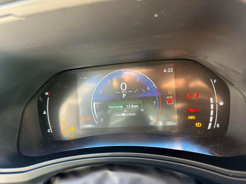 2025 Toyota Highlander VIN 5TDAAAA59SS025805 COPART salvage auction — MINOR DENT/SCRATCHES, Fl - Certificate Of Title, sold $33,500 on 2026-07-14 (photo 9)