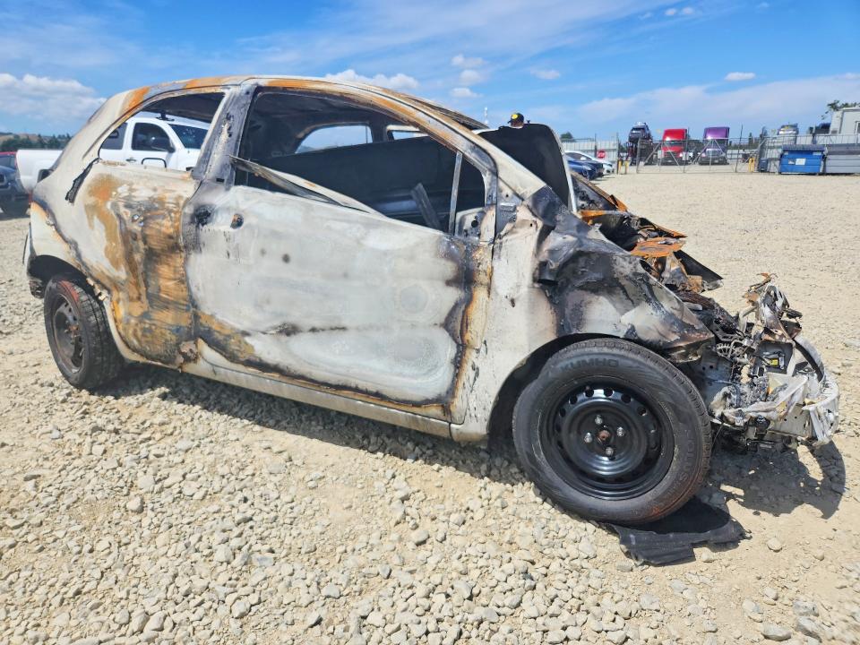 2007 Toyota Yaris VIN JTDJT923075067086 COPART salvage auction — BURN, Ca - Non-Repairable Vehicle Cert, sold $50 on 2026-07-09 (photo 4)