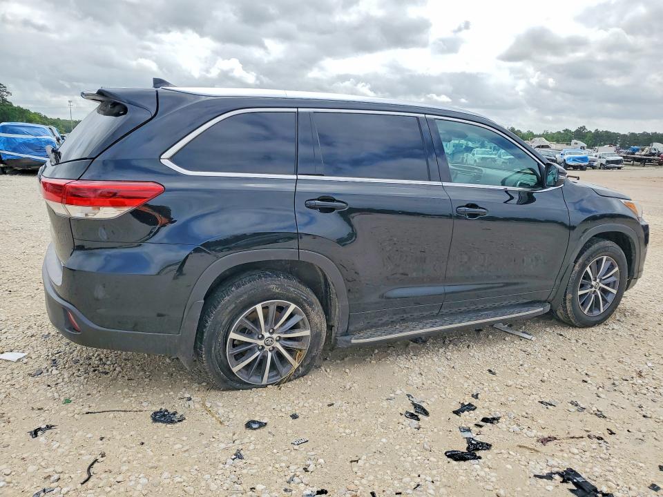 2017 Toyota VIN 5TDKZRFH5HS520977 COPART salvage auction — SIDE, Tx - Certificate Of Title, sold $3,300 on 2026-07-28 (photo 3)