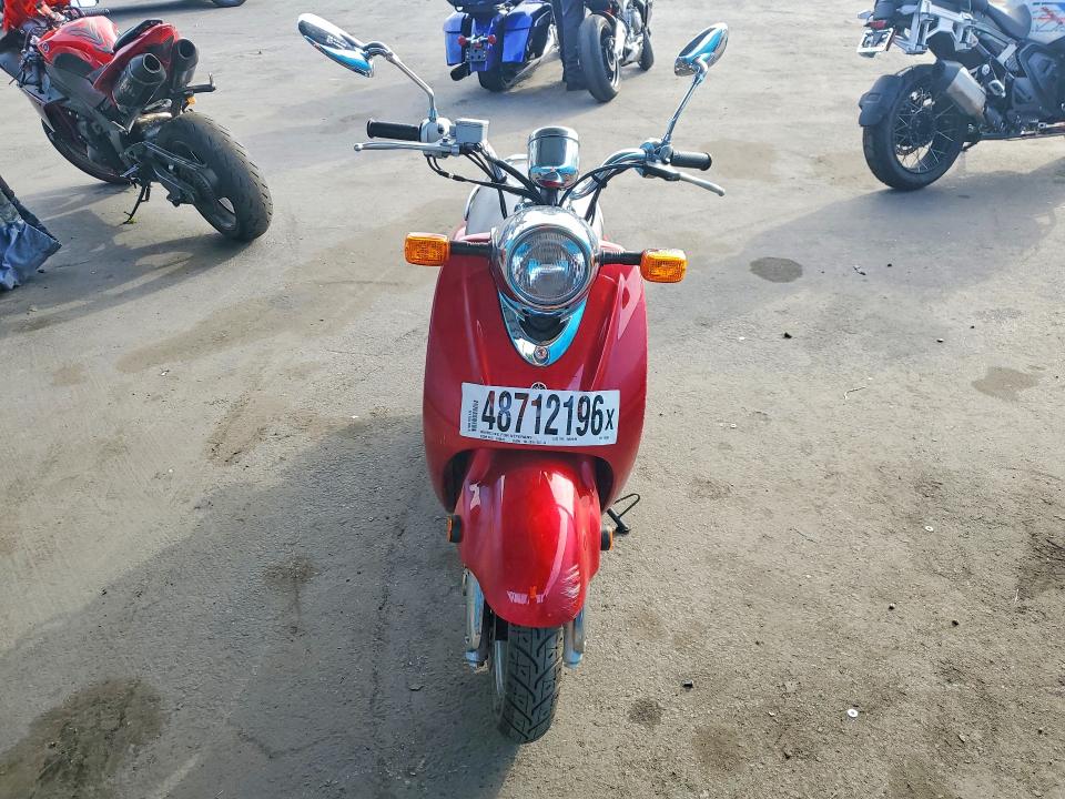2004 Yamaha XC125 VIN LPRSE13YX4A100506 COPART salvage auction — MINOR DENT/SCRATCHES, CA - DIS/DLR/EXP ONLY CLEAN TITLE, sold $400 on 2026-07-09 (photo 2)