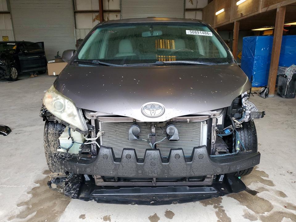 2011 Toyota Sienna VIN 5TDYK3DC5BS067518 COPART salvage auction — FRONT END, Tx - Certificate Of Title, sold $3,050 on 2026-07-02 (photo 5)