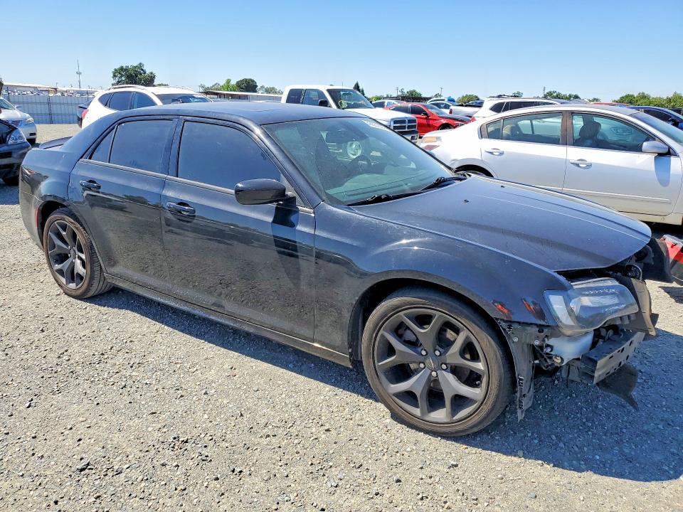 2020 Chrysler 300 VIN 2C3CCABG8LH212525 COPART salvage auction — FRONT END, CA, sold $15 on 2026-07-16 (photo 4)