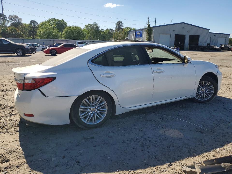 2015 Lexus ES VIN JTHBK1GG8F2201927 COPART salvage auction — REAR END, OH - CERT OF TITLE-SALVAGE, sold $1,450 on 2026-07-30 (photo 3)