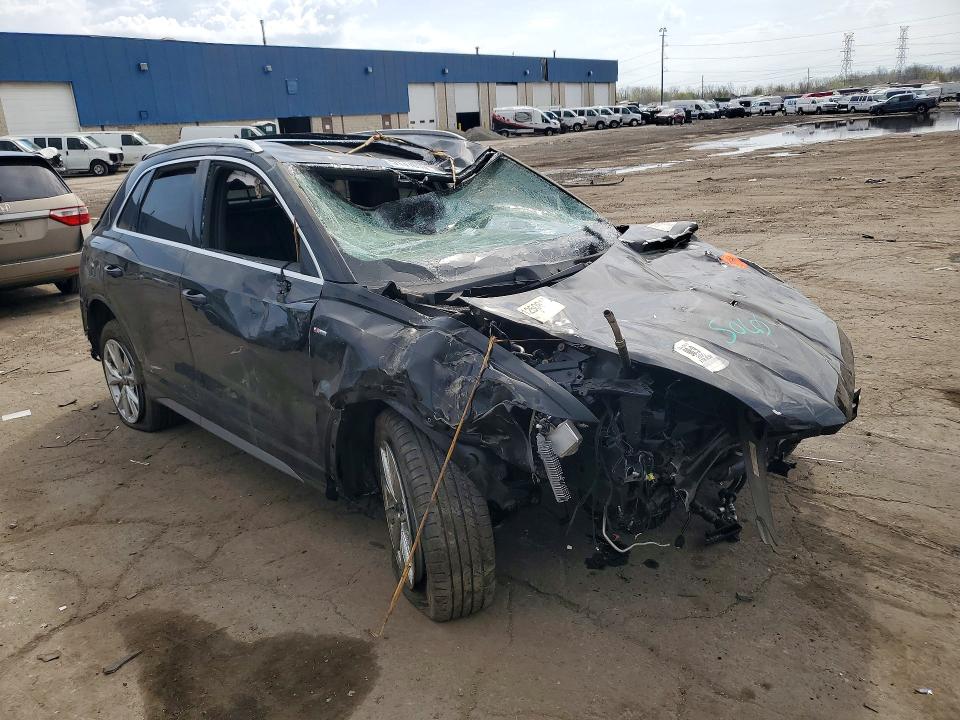 2025 Audi Q3 VIN WA1DECF30S1004529 COPART salvage auction — ROLLOVER, Az - Cert Of Title - Salvage, sold $575 on 2026-07-09 (photo 4)