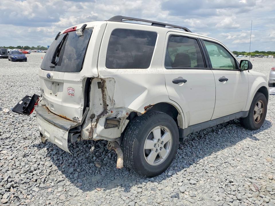 2011 Ford Escape VIN 1FMCU0D70BKB95917 COPART salvage auction — REAR END, Fl - Cert Of Title Slvg Rebuildable, sold $925 on 2026-07-02 (photo 3)