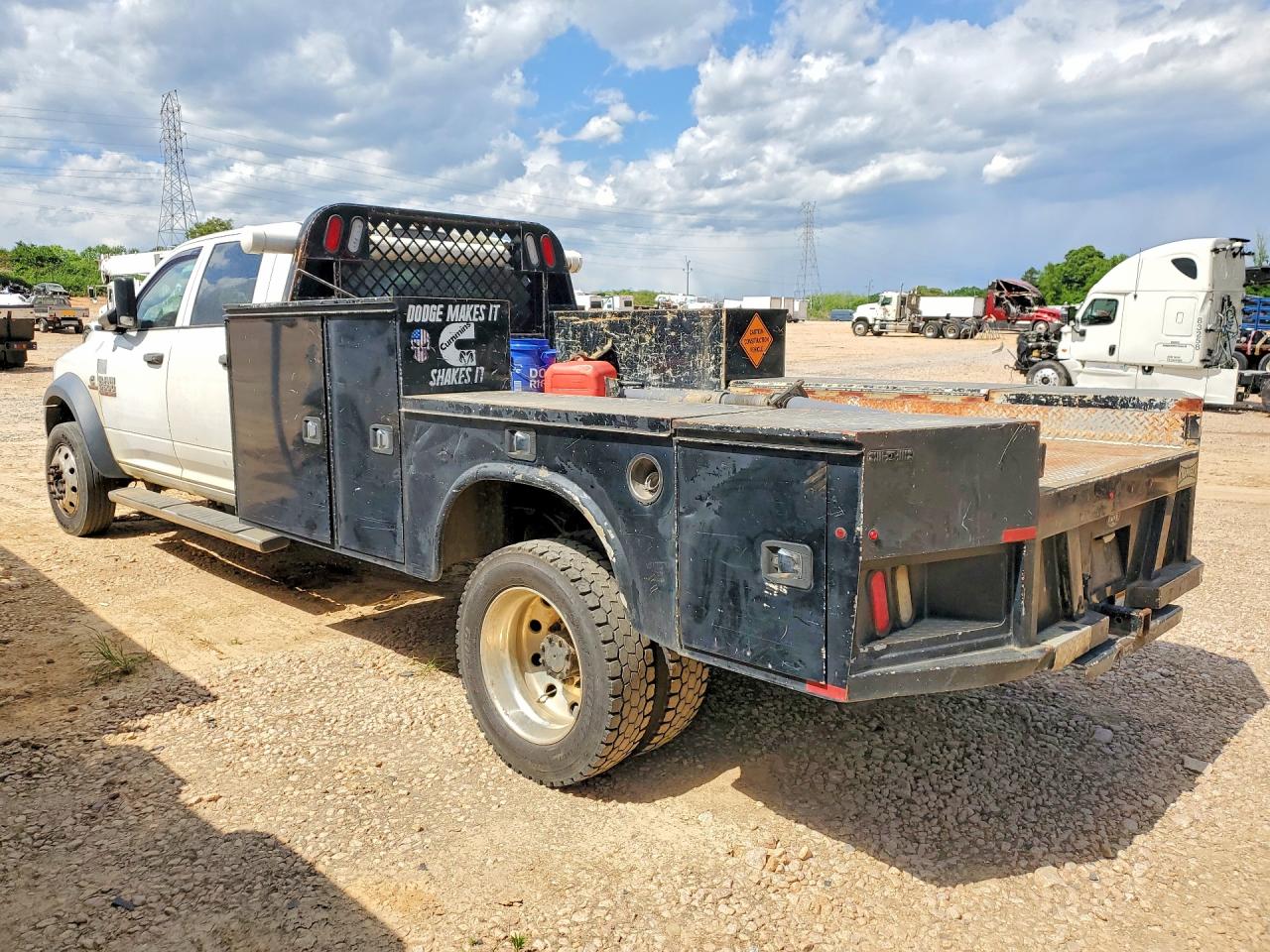 2017 Ram 5500 VIN 3C7WRNFL1HG658497 COPART salvage auction — Mechanical, NC - DLR ONLY-CLEAN/OVER 25% DAMAGE, sold $2,600 on 2026-04-27 (photo 2)