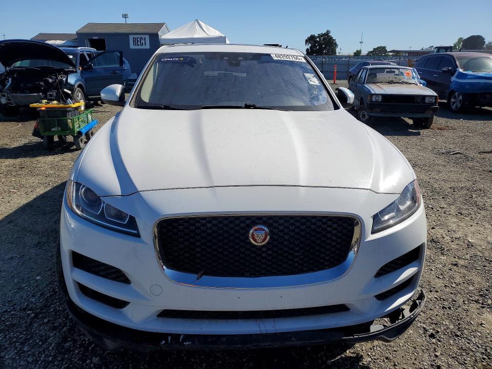 2017 Jaguar F-pace VIN SADCS2BV8HA490208 COPART salvage auction — MINOR DENT/SCRATCHES, Ca - Dis/Dlr/Exp Only Clean Title, sold $3,700 on 2026-07-21 (photo 5)