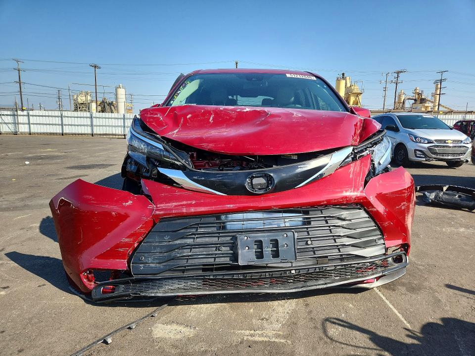 2026 Toyota VIN 5TDYRKEC1TS304060 COPART salvage auction — FRONT END, Salvage Title, sold $15,200 on 2026-07-13 (photo 5)