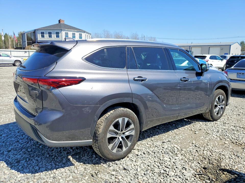 2021 Toyota Highlander VIN 5TDGARAH4MS506356 COPART salvage auction — SIDE, Id - Salvage Certificate Of Title, sold $15,700 on 2026-07-16 (photo 3)