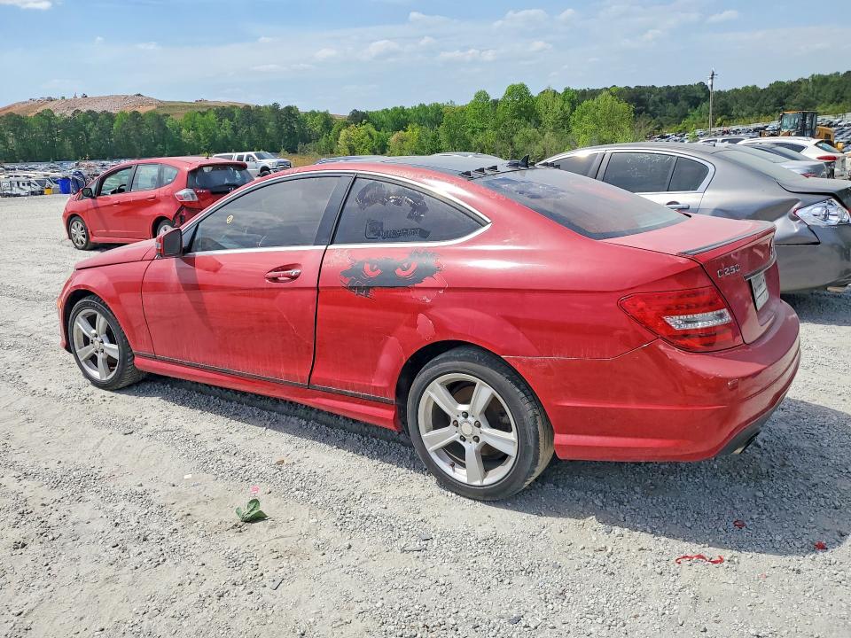 2015 Mercedes-benz C-klasse VIN WDDGJ4HB5FG384338 COPART salvage auction — MECHANICAL, Ga - Certificate Of Title, sold $1,350 on 2026-08-03 (photo 2)