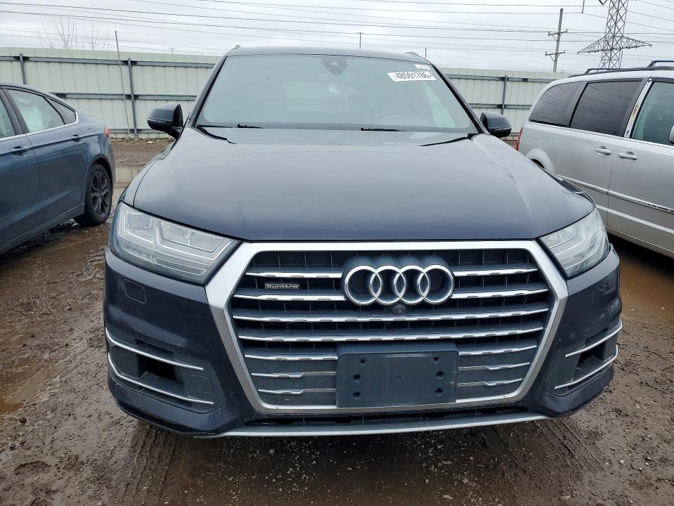 2017 Audi Q7 VIN WA1LAAF78HD025022 COPART salvage auction — NORMAL WEAR, Fl - Certificate Of Title, sold $5,900 on 2026-07-21 (photo 5)