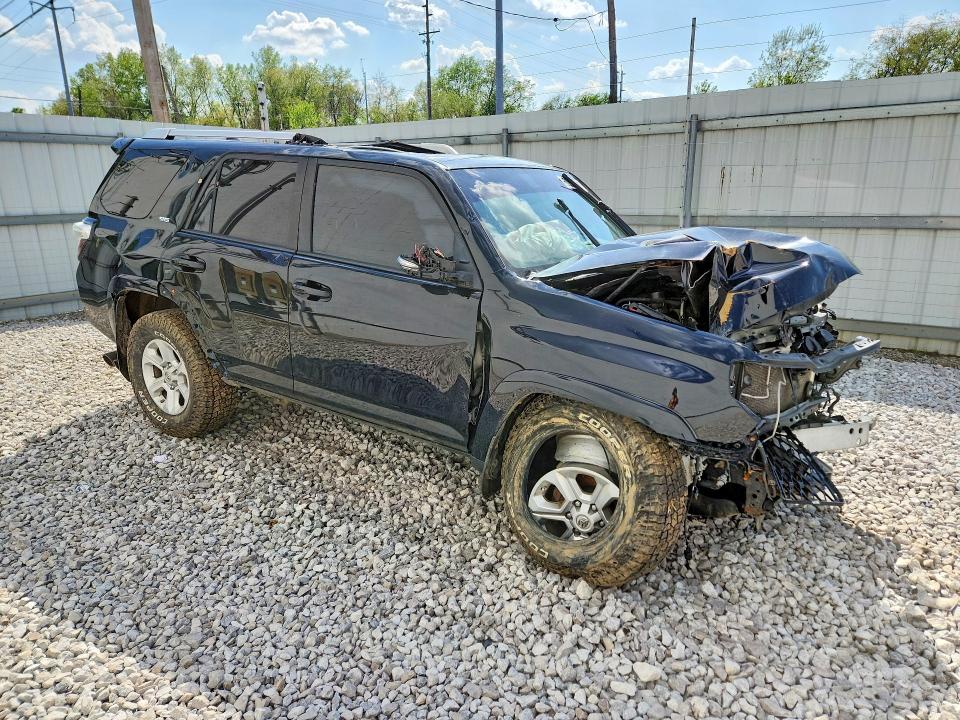 2017 Toyota 4runner VIN JTEBU5JR3H5422152 COPART salvage auction — ROLLOVER, Oh - Public Repo Sale - Clean, sold $850 on 2026-07-21 (photo 4)