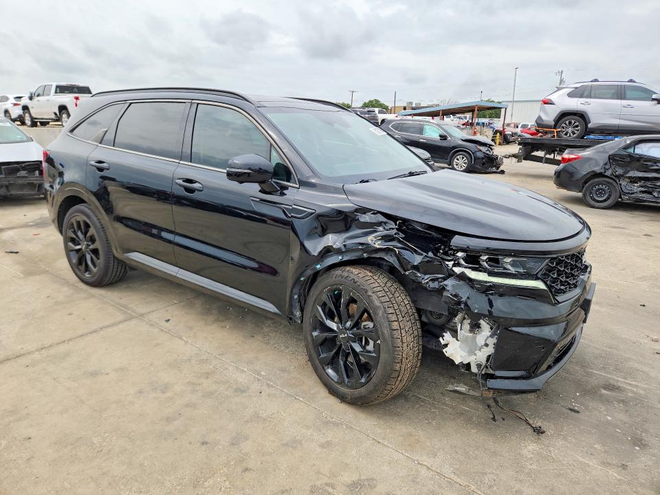 2022 Kia Sorento VIN 5XYRK4LFXNG071829 COPART salvage auction — FRONT END, TX - SALVAGE VEHICLE TITLE, sold $8,000 on 2026-07-06 (photo 4)